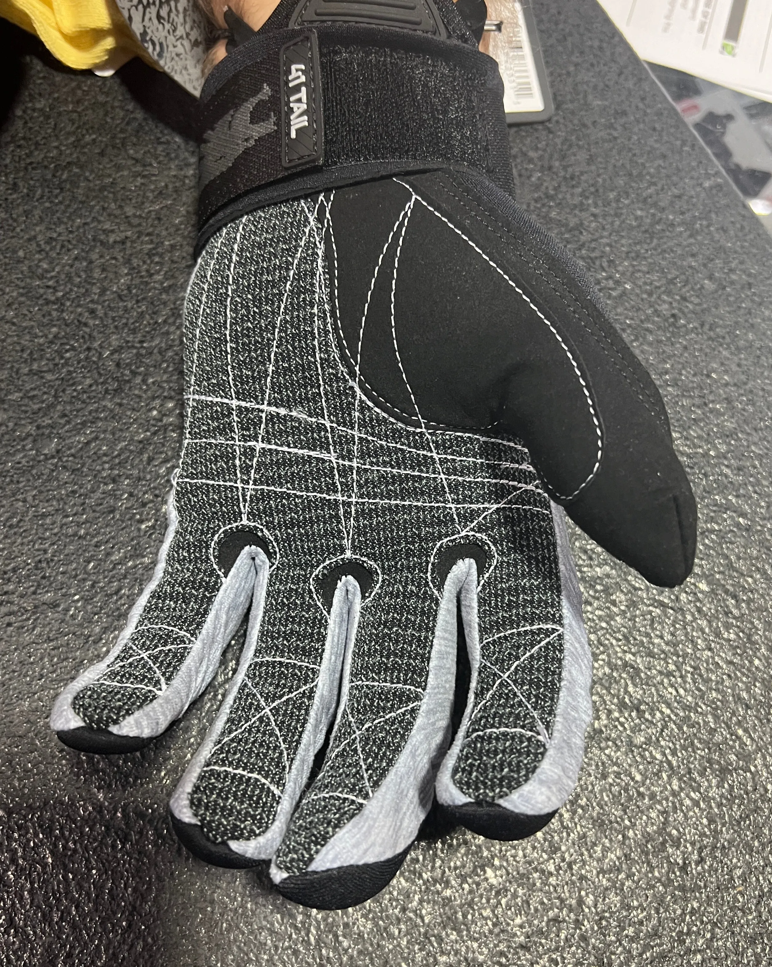 HO 2025 Syndicate 41 Tail Inside Out Glove